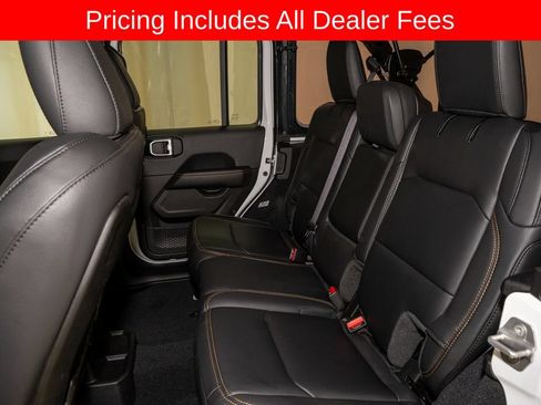 Used 2025 Jeep Wrangler Unlimited Sahara AWD/4WD image 7