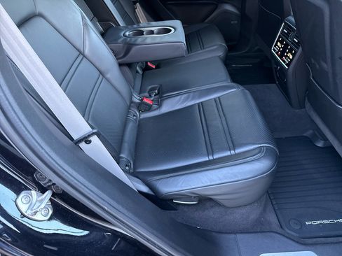 Used 2020 Porsche Cayenne image 45