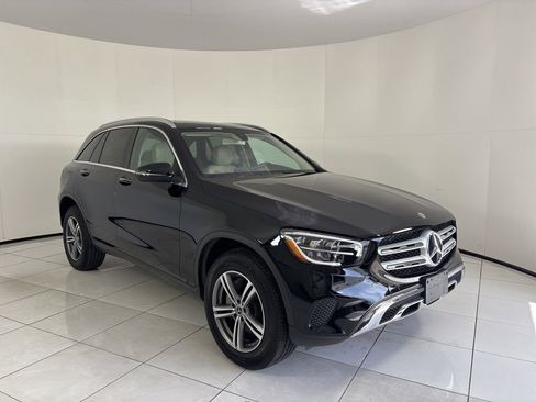 Used 2020 Mercedes-Benz GLC 300 4MATIC w/ Premium Package image 7