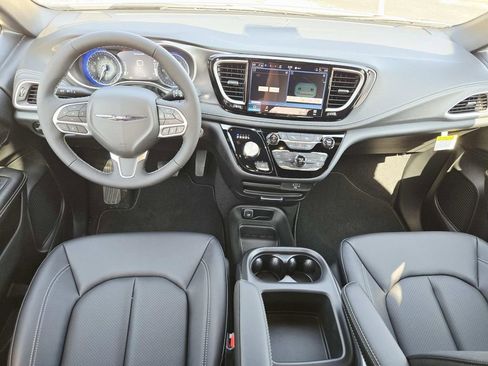 New 2026 Chrysler Pacifica Select FWD image 11