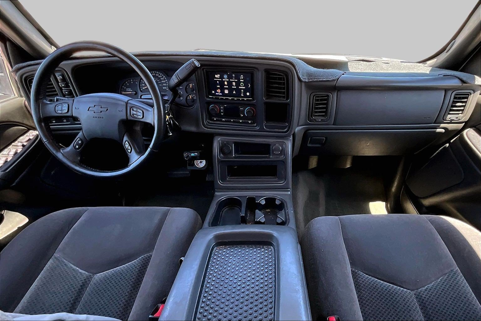 Used 2007 Chevrolet Silverado 2500 LT w/ Heavy-Duty Power Package AWD/4WD image 14