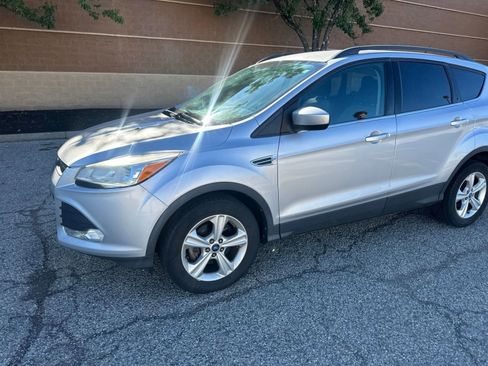 Used 2014 Ford Escape SE w/ Equipment Group 201A FWD image 9