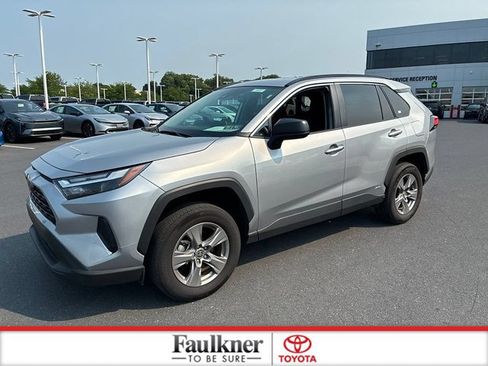 Used 2025 Toyota RAV4 LE AWD/4WD image 13