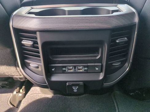 Used 2025 RAM 2500 Laramie AWD/4WD image 28