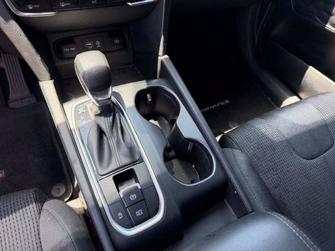Used 2019 Hyundai Santa Fe SE FWD image 18