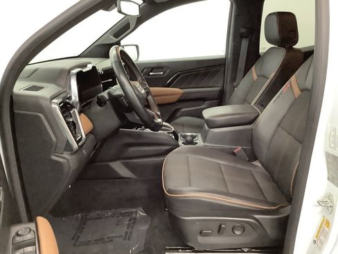 Used 2023 GMC Canyon AT4 image 11