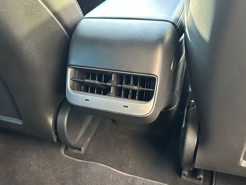 Used 2022 Tesla Model 3 Performance image 29