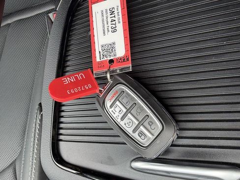 New 2026 Chrysler Pacifica Limited w/ S Appearance Package image 13