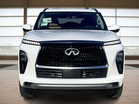 New 2026 INFINITI QX80 Luxe RWD image 3