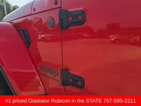 Used 2023 Jeep Gladiator Rubicon w/ LED Lighting Group AWD/4WD image 9