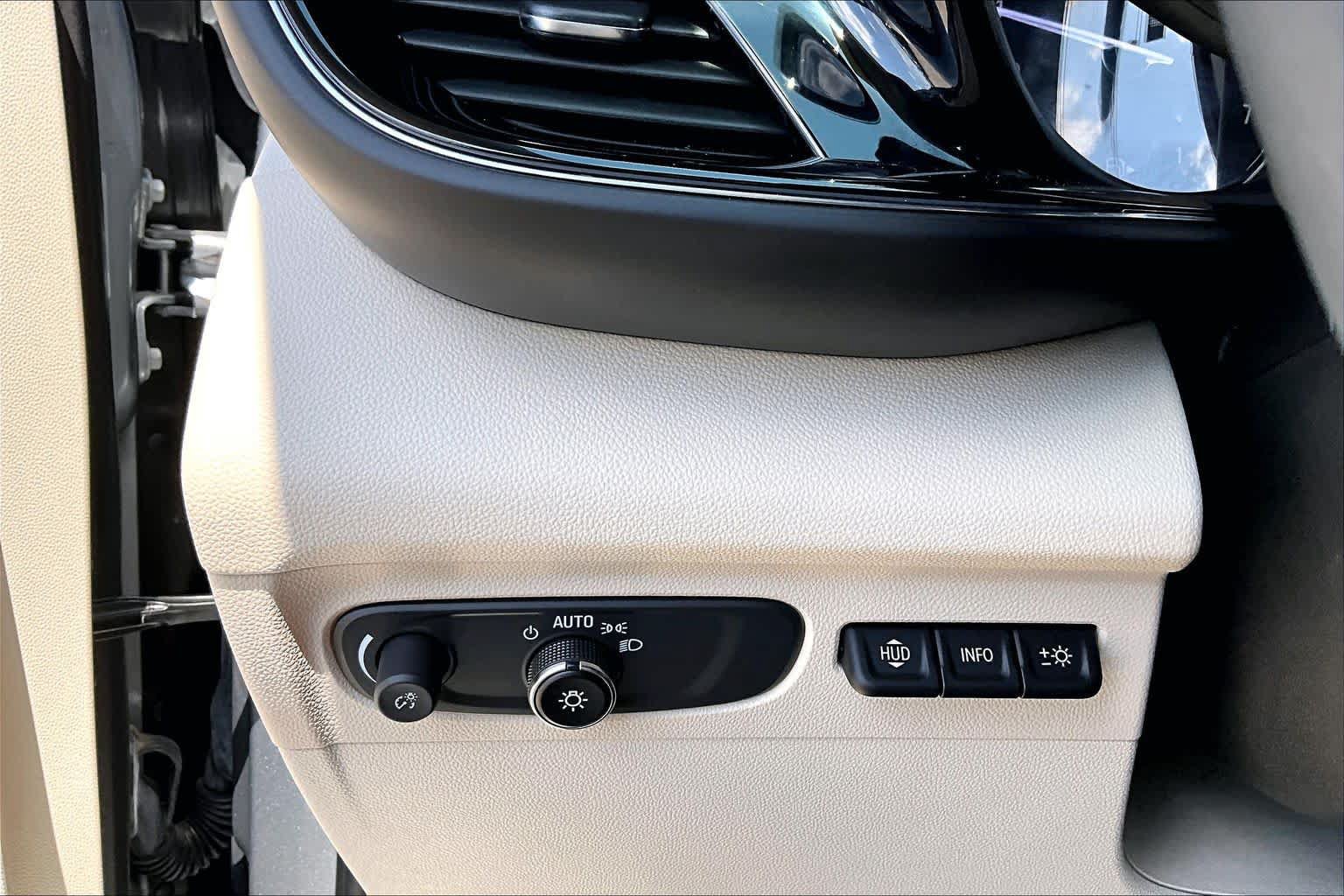 Used 2023 Buick Envision Avenir FWD image 36