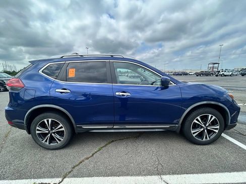 Used 2018 Nissan Rogue SL w/ Premium Package AWD/4WD image 5