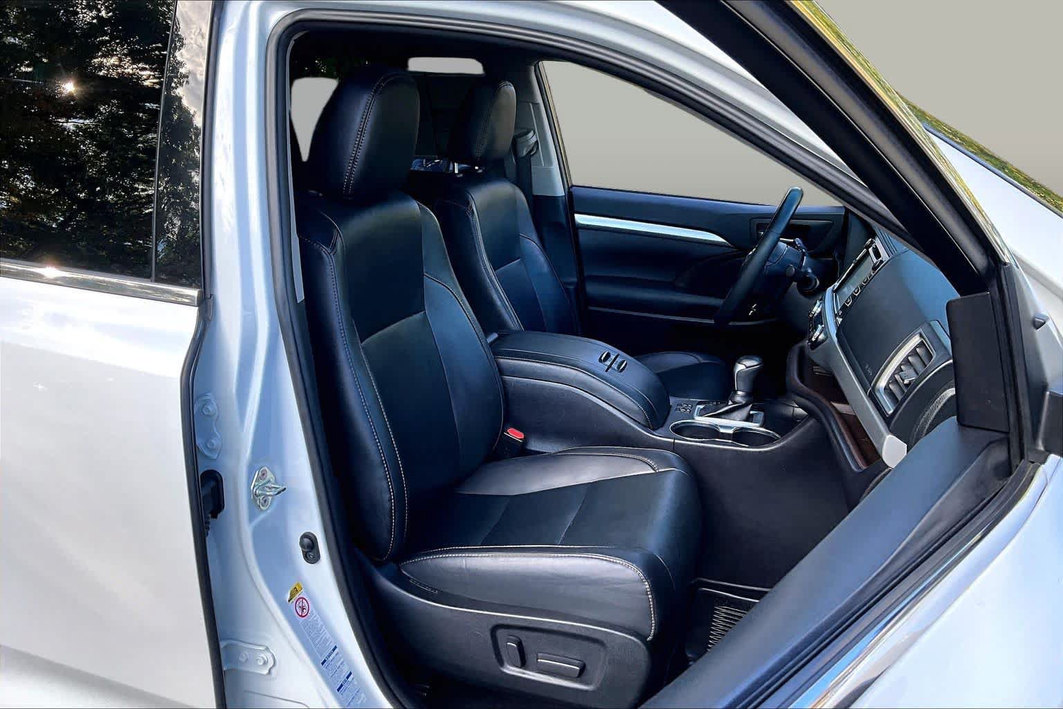 Certified 2019 Toyota Highlander XLE AWD/4WD image 8