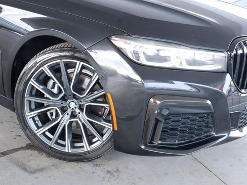 Used 2020 BMW 740i w/ Luxury Rear Seating Package RWD image 4