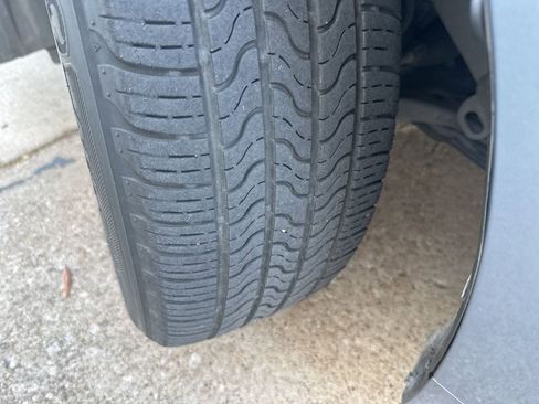 Used 2021 Toyota Corolla LE image 7