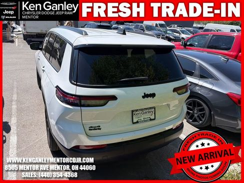 Used 2024 Jeep Grand Cherokee L Laredo AWD/4WD image 9