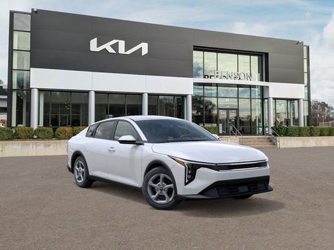 New 2025 Kia K4 LXS image 9