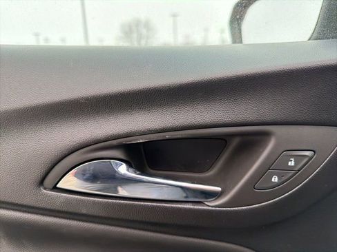 Used 2023 Chevrolet Equinox LT image 17