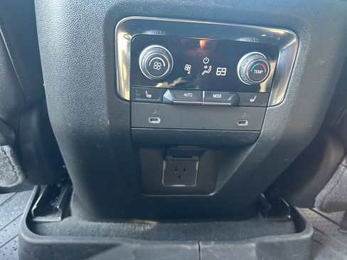 Used 2023 Chevrolet Tahoe LT w/ Luxury Package image 20