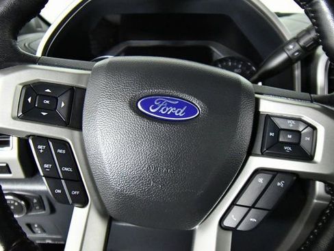 Used 2022 Ford F250 Lariat image 2