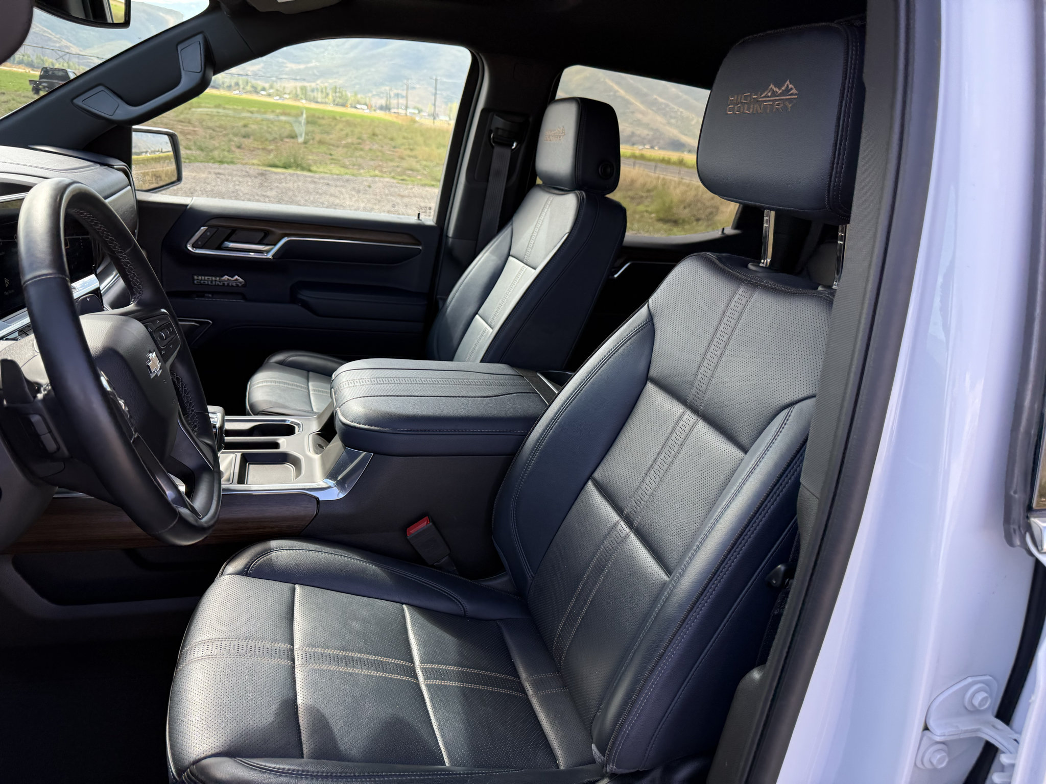 Used 2023 Chevrolet Silverado 1500 High Country AWD/4WD image 17