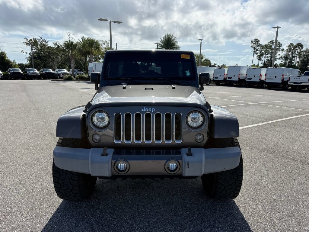 Used 2017 Jeep Wrangler Unlimited Sahara w/ Connectivity Group AWD/4WD image 8