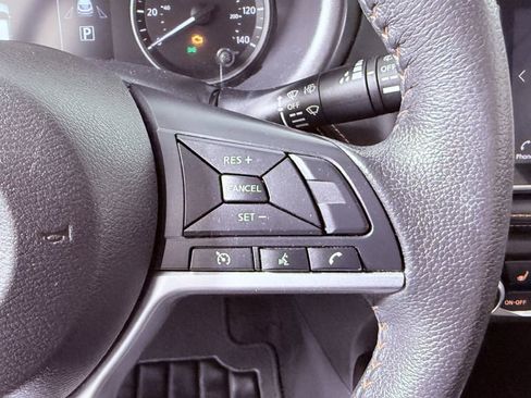 Used 2020 Nissan Kicks SR w/ SR Premium Package FWD image 13