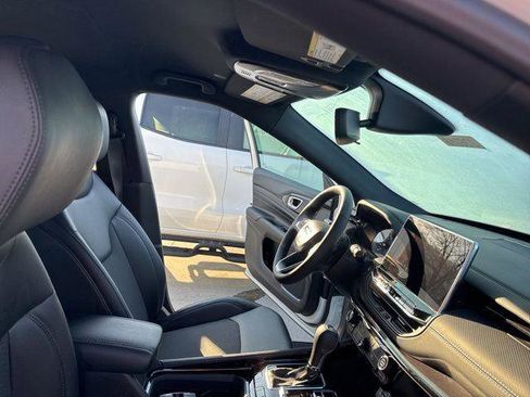 New 2026 Jeep Compass Latitude image 33