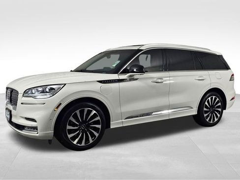 Used 2023 Lincoln Aviator Black Label Grand Touring w/ Class IV Trailer Tow Package image 3