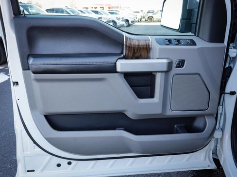 Used 2018 Ford F150 Lariat w/ Equipment Group 502A Luxury image 17