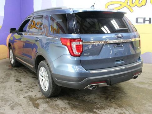 Used 2018 Ford Explorer XLT w/ Equipment Group 202A AWD/4WD image 6