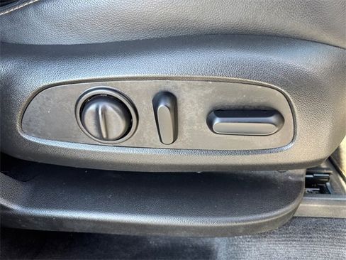 Used 2020 Chevrolet Traverse Premier image 42