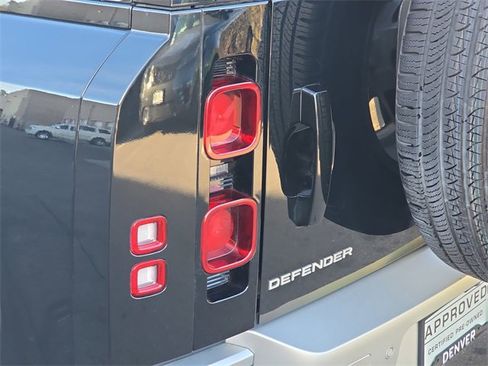 Used 2025 Land Rover Defender 110 S image 32