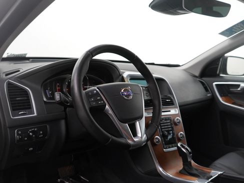 Used 2017 Volvo XC60 T6 Inscription w/ Advanced Package image 16