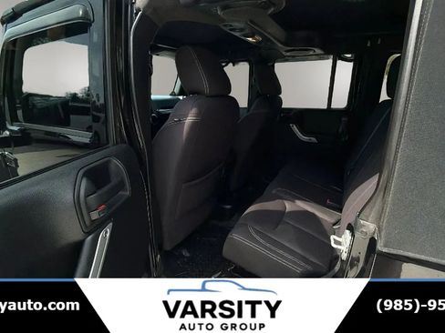 Used 2013 Jeep Wrangler Unlimited Sahara w/ Connectivity Group AWD/4WD image 13
