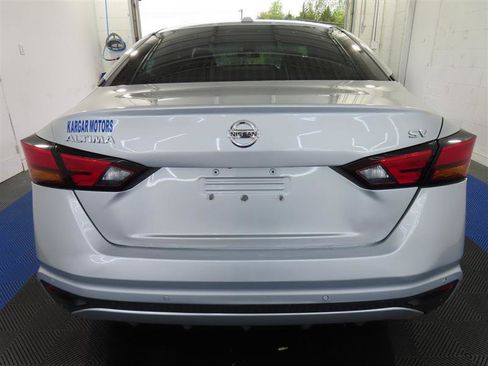 Used 2022 Nissan Altima 2.5 SV FWD image 11
