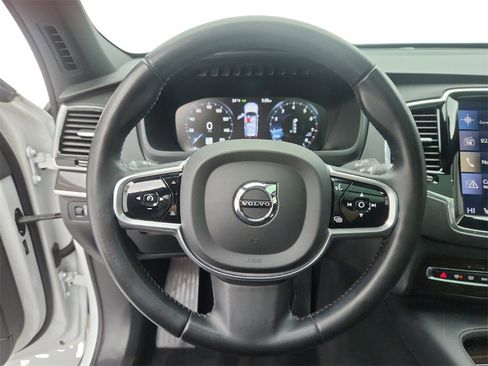 Used 2017 Volvo XC90 T6 Momentum w/ Vision Package image 15