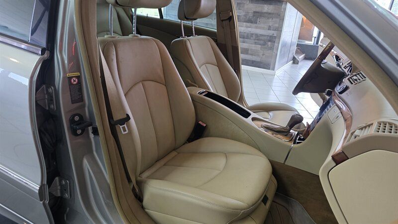 Used 2008 Mercedes-Benz E 350 4MATIC Sedan image 24