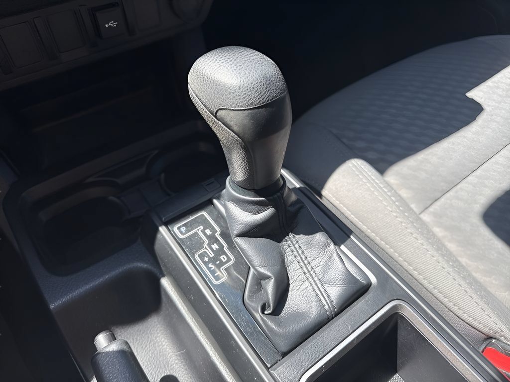Used 2023 Toyota Tacoma SR AWD/4WD image 17