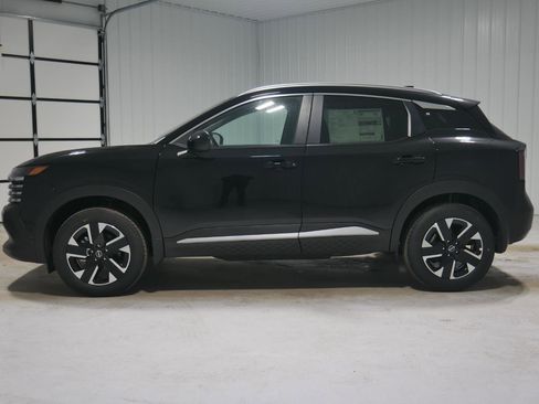 New 2026 Nissan Kicks SV image 8