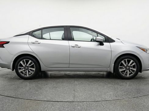 Used 2025 Nissan Versa SV FWD image 11
