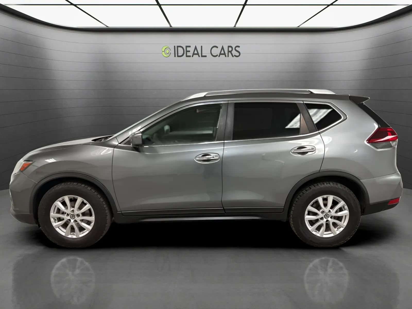 Used 2018 Nissan Rogue SV AWD/4WD image 8