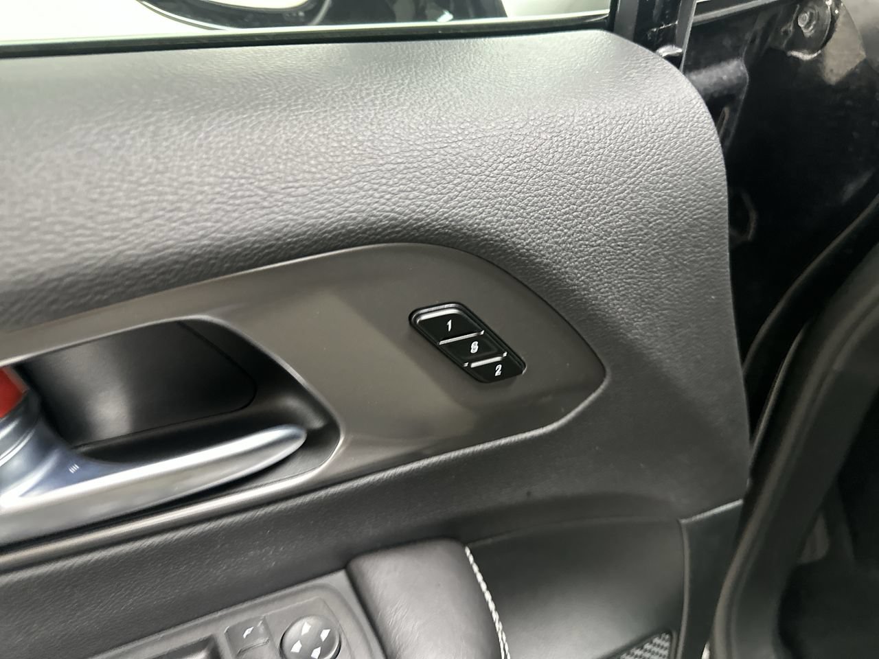 Used 2026 Chrysler Pacifica Select AWD/4WD image 12