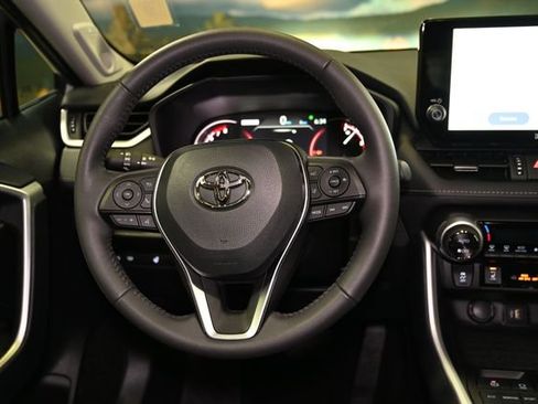 Used 2025 Toyota RAV4 XLE Premium image 62