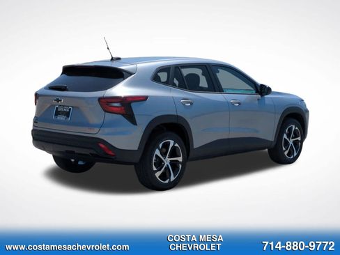 New 2026 Chevrolet Trax RS FWD image 5