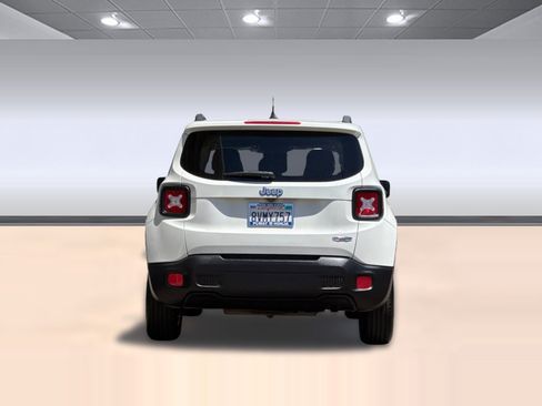Used 2016 Jeep Renegade Latitude FWD image 10