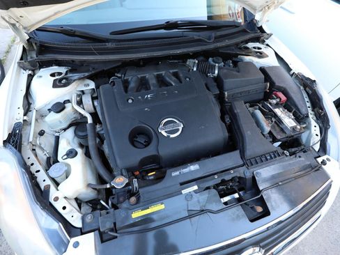 Used 2009 Nissan Altima 3.5 SE w/ Premium Pkg FWD image 26