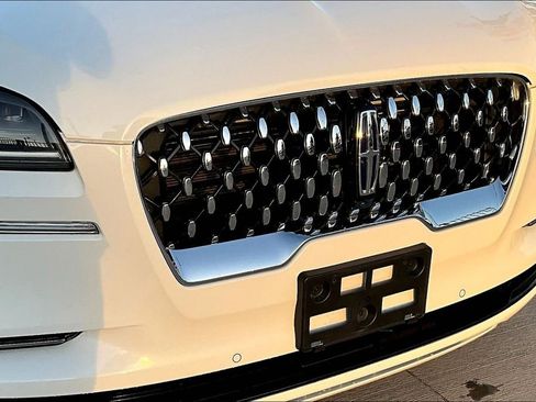 Used 2023 Lincoln Aviator Grand Touring w/ Class IV Trailer Tow Package image 38