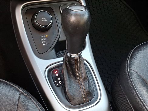 Used 2018 Jeep Compass Latitude w/ Popular Equipment Group image 16