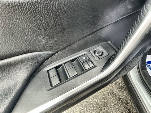 Used 2020 Toyota RAV4 XLE image 22